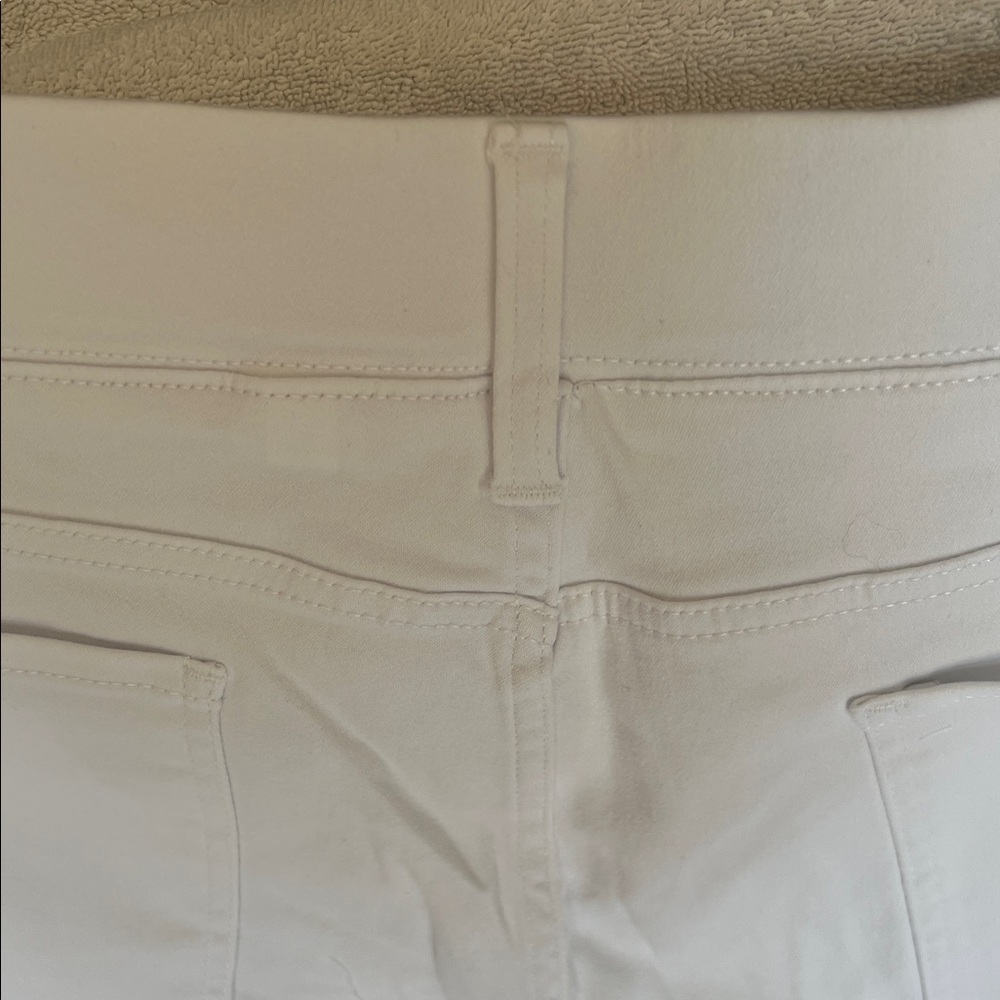 Terra & Sky White Capris - Picture 4 of 8